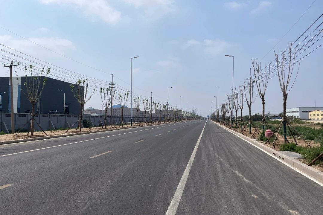 濰坊項(xiàng)目藍(lán)海路道路工程順利通過竣工驗(yàn)收.jpg